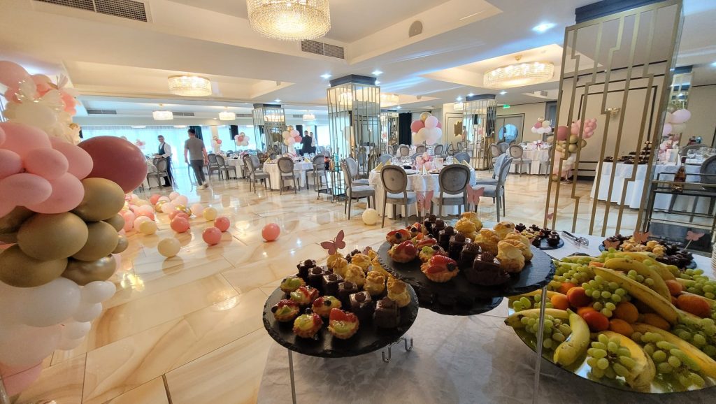 Candy bar la restaurantul Luna, Hotel Univers